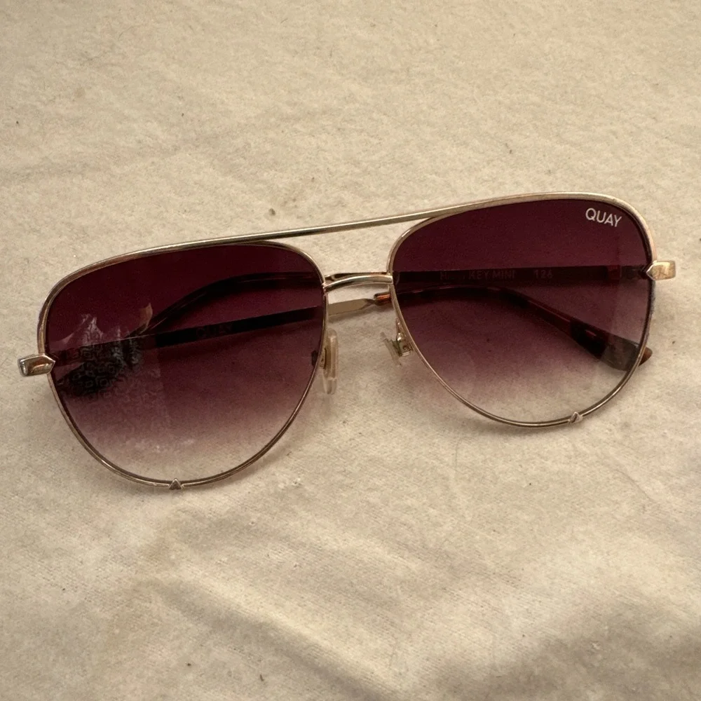 QUAY High Key Mini 126 Polarized Gold Aviator Sunglasses Frame Gradient Lens